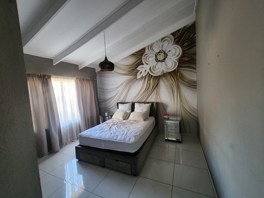 4 Bedroom Property for Sale in Waterval East North West